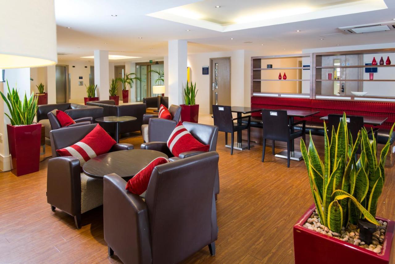 Holiday Inn Express Northampton - South By Ihg מראה חיצוני תמונה