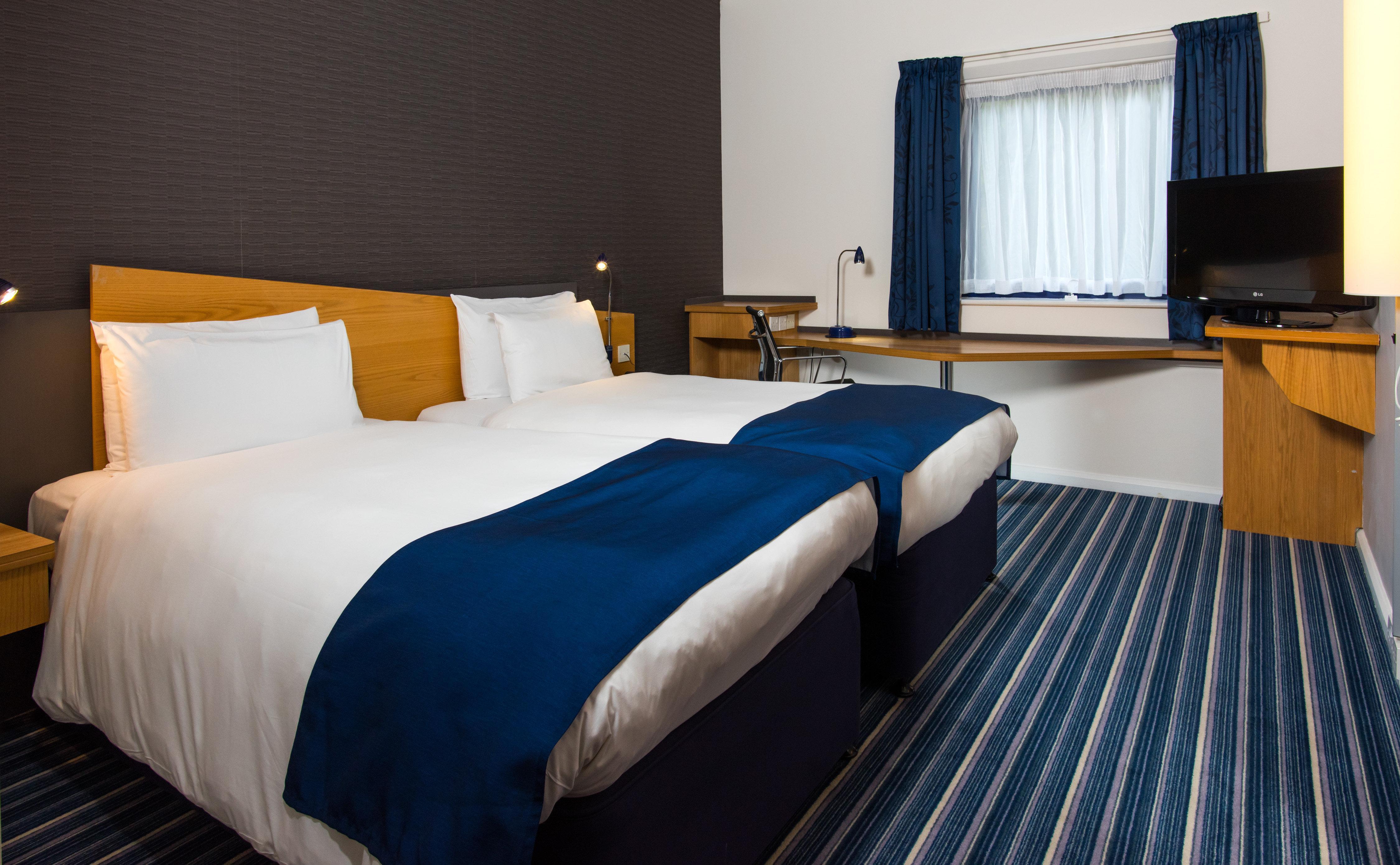 Holiday Inn Express Northampton - South By Ihg מראה חיצוני תמונה