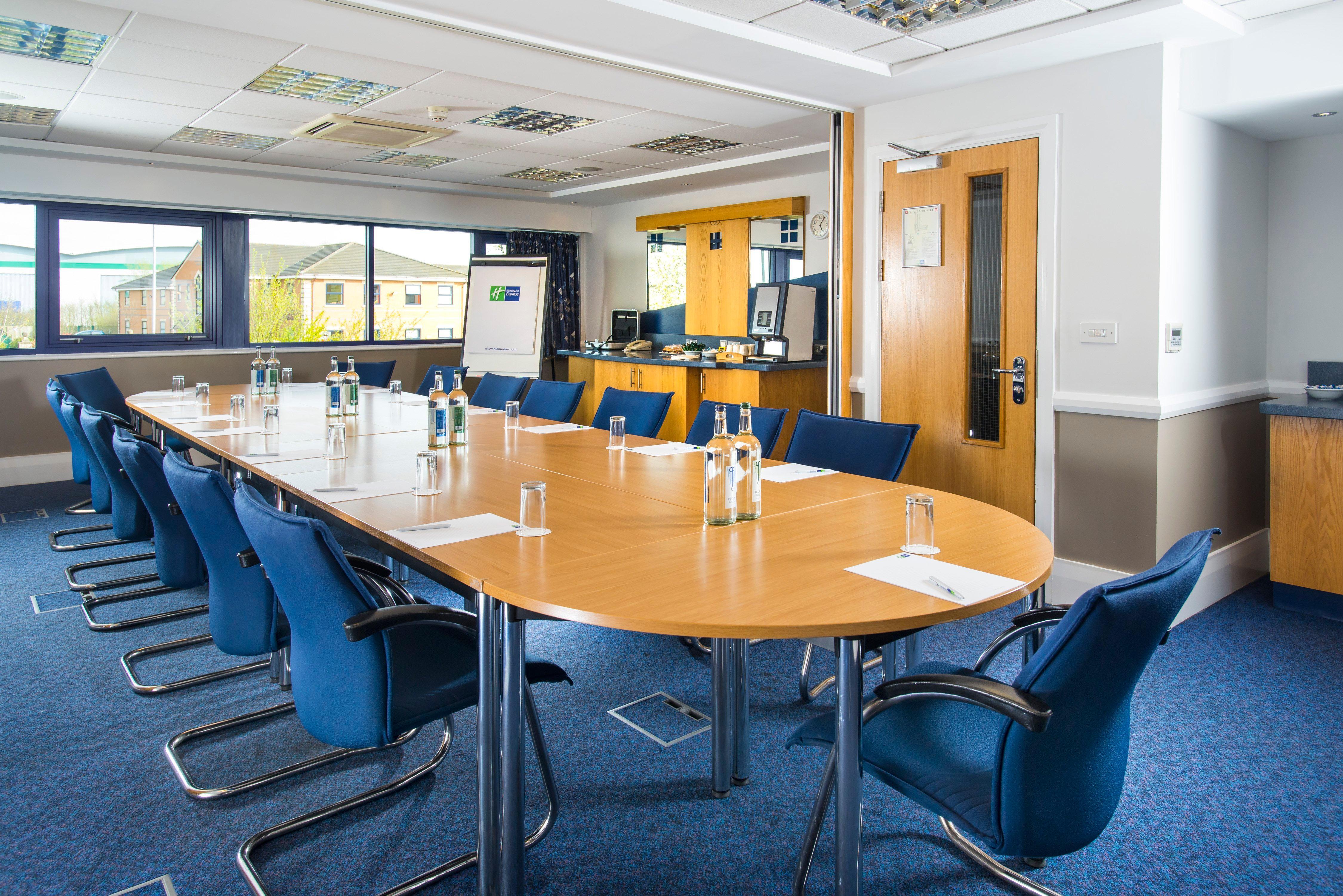 Holiday Inn Express Northampton - South By Ihg מראה חיצוני תמונה