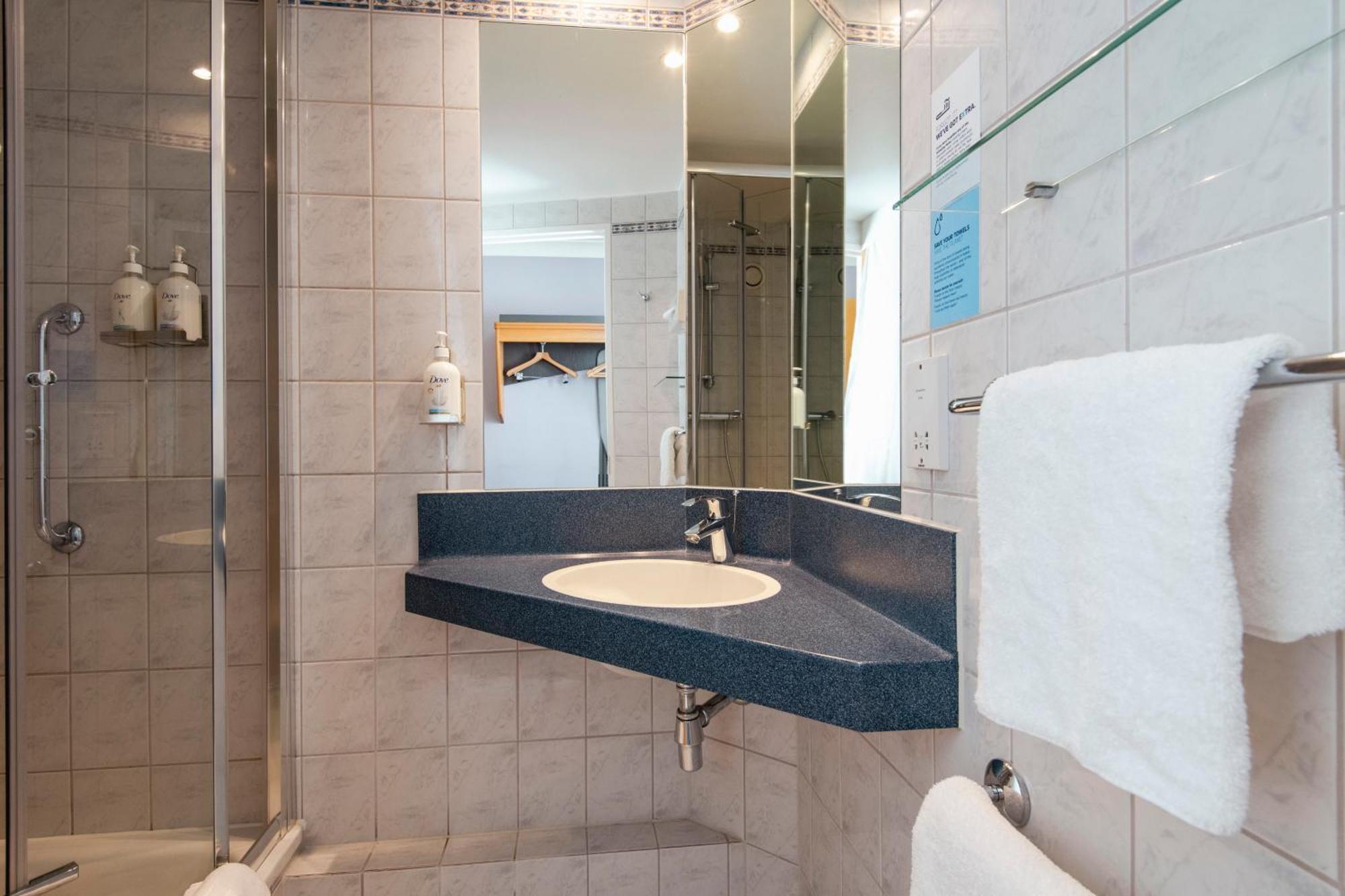 Holiday Inn Express Northampton - South By Ihg מראה חיצוני תמונה
