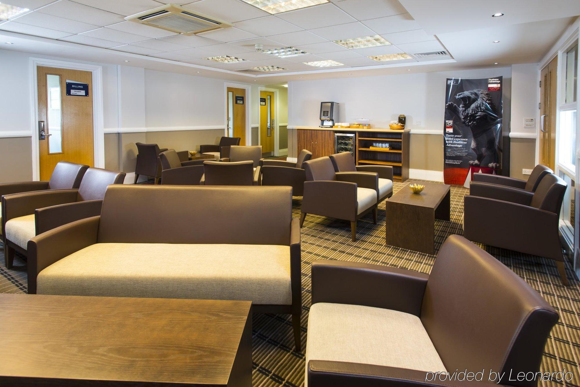 Holiday Inn Express Northampton - South By Ihg מראה חיצוני תמונה