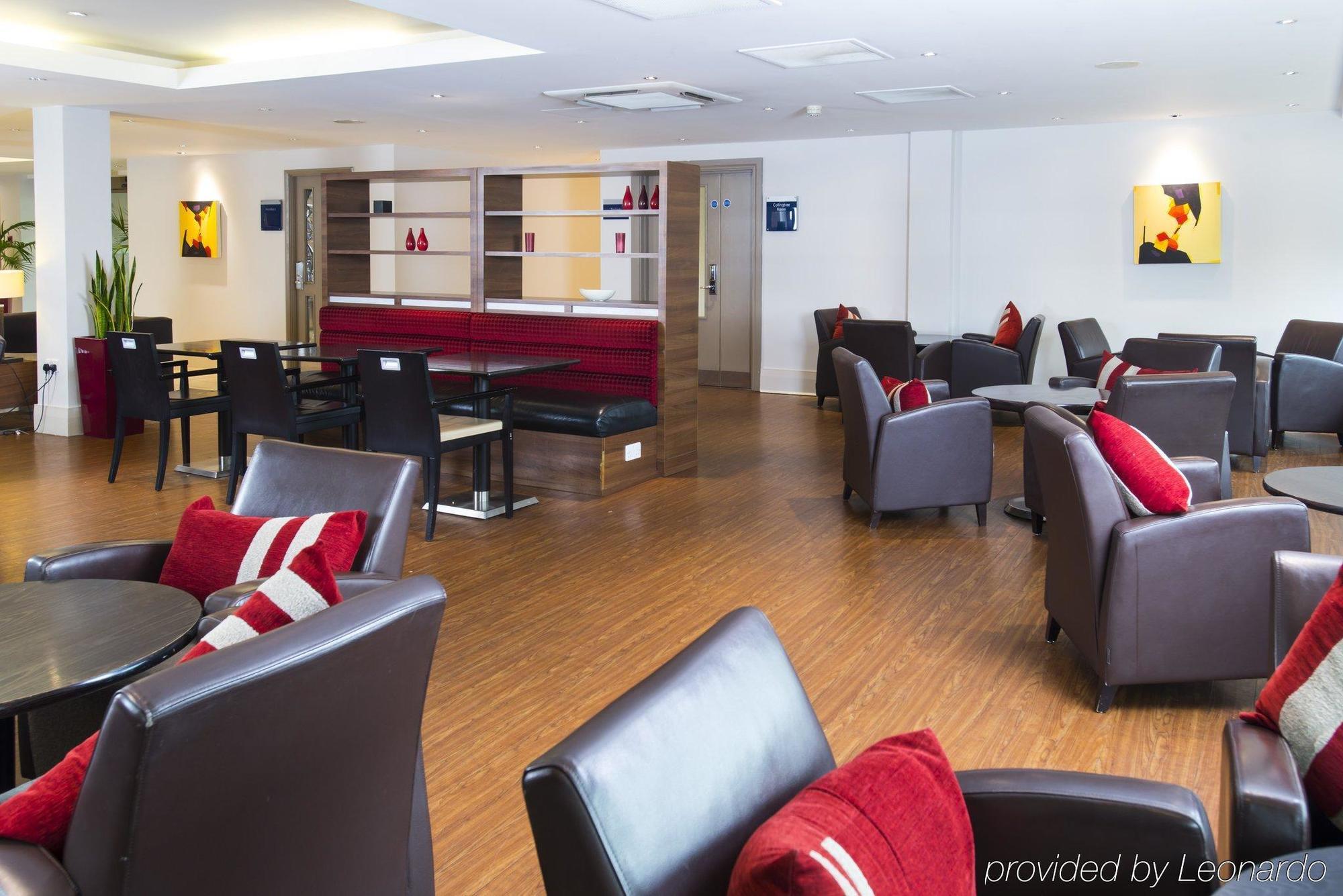 Holiday Inn Express Northampton - South By Ihg מראה חיצוני תמונה