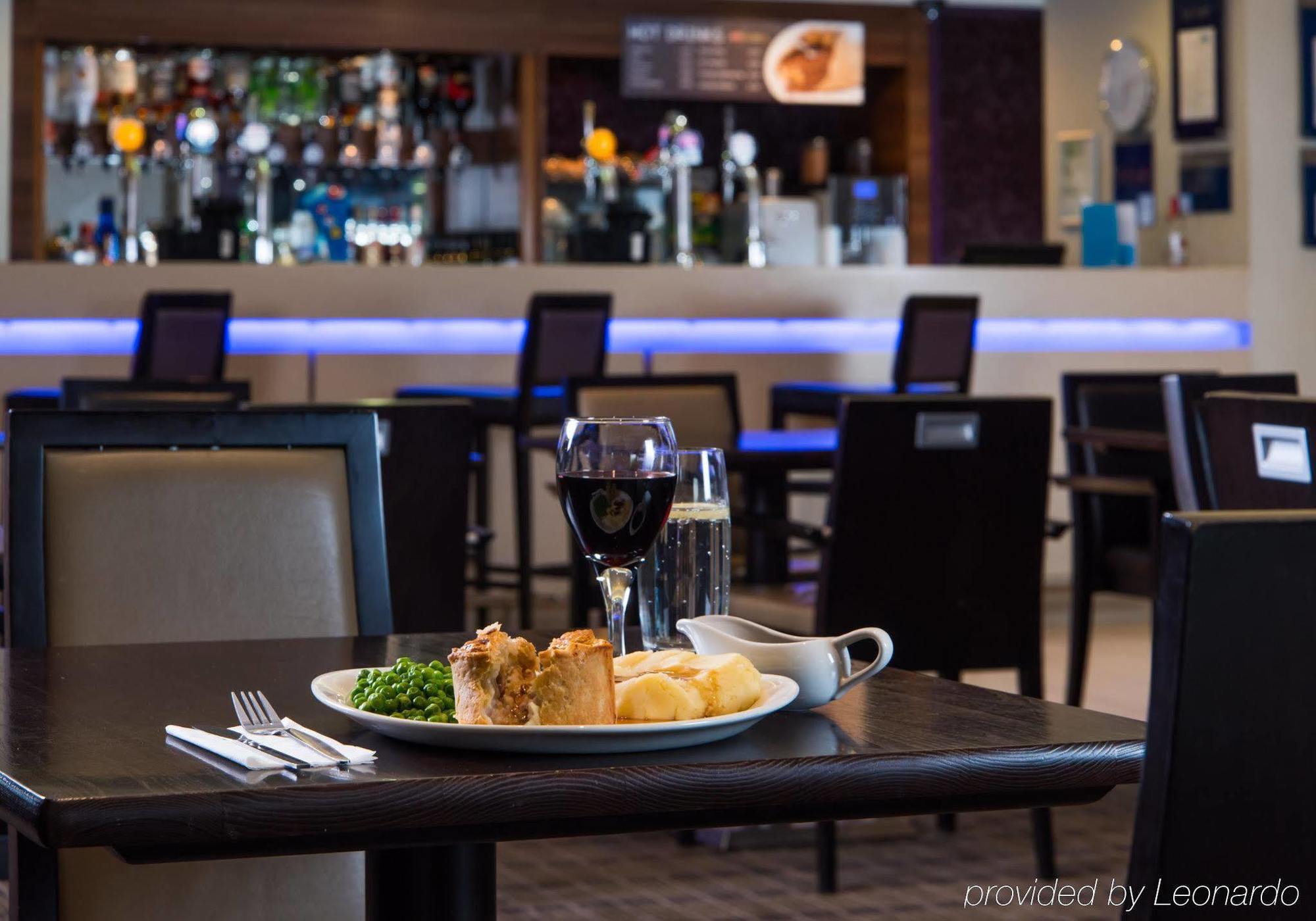 Holiday Inn Express Northampton - South By Ihg מראה חיצוני תמונה