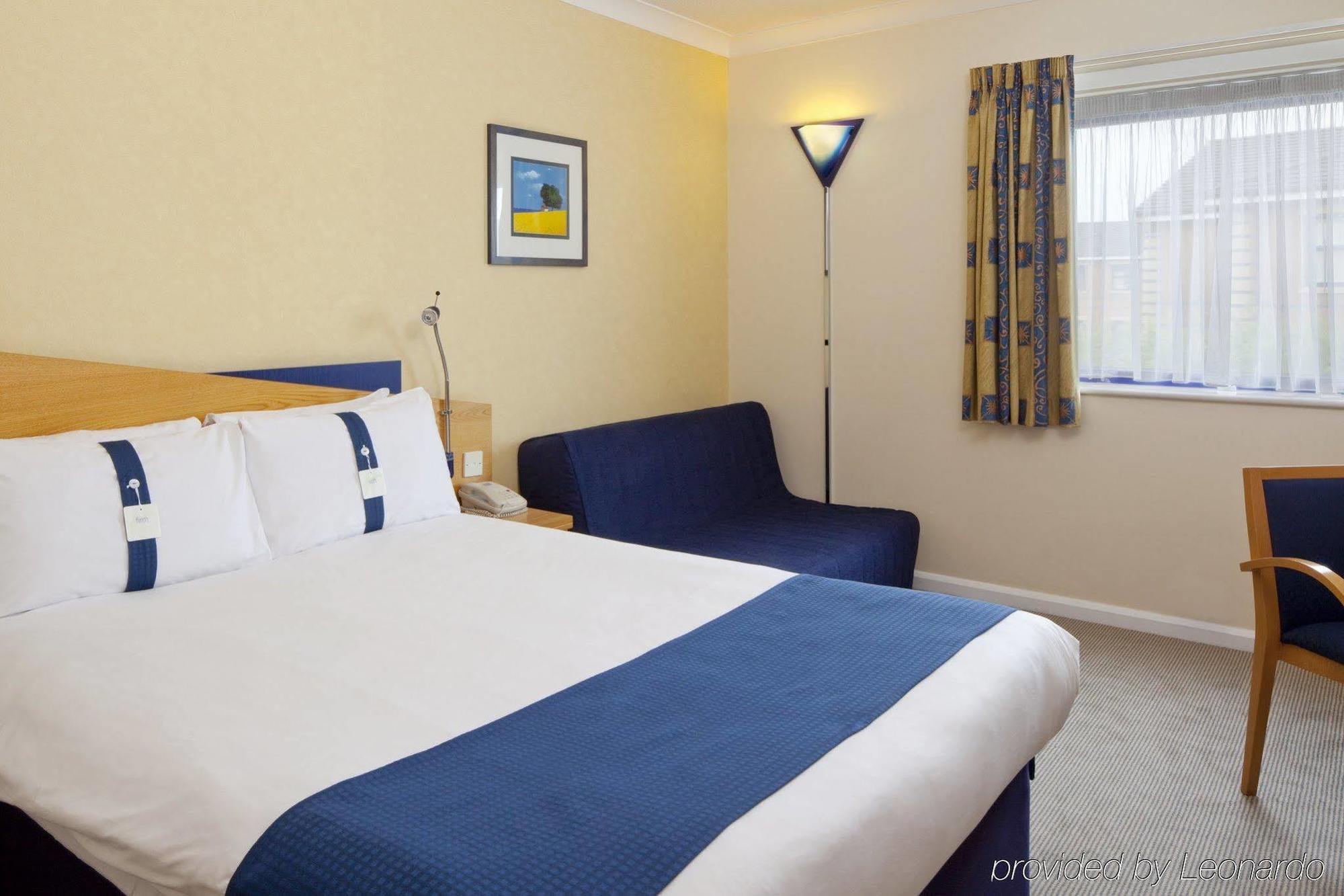 Holiday Inn Express Northampton - South By Ihg מראה חיצוני תמונה