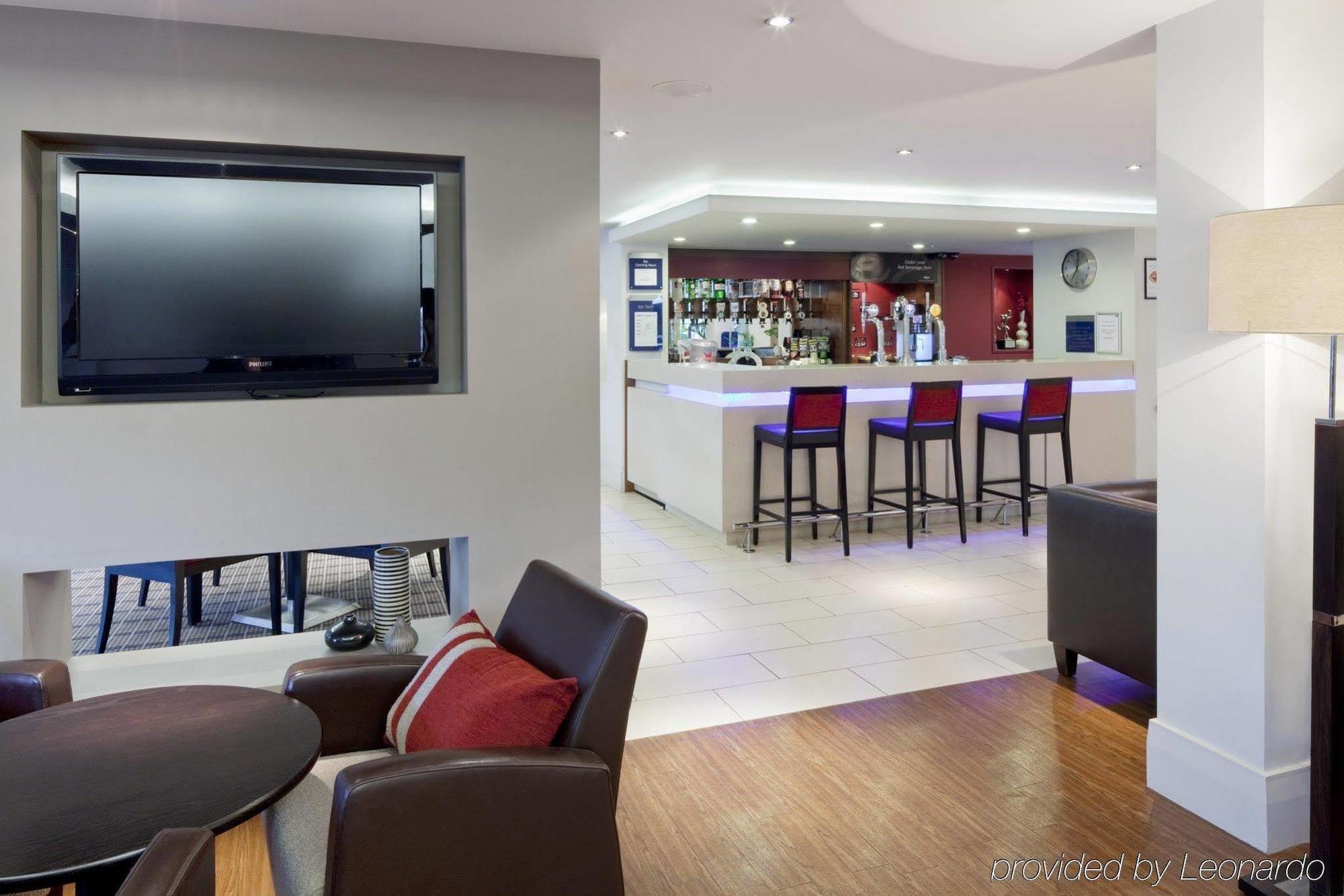 Holiday Inn Express Northampton - South By Ihg מראה חיצוני תמונה