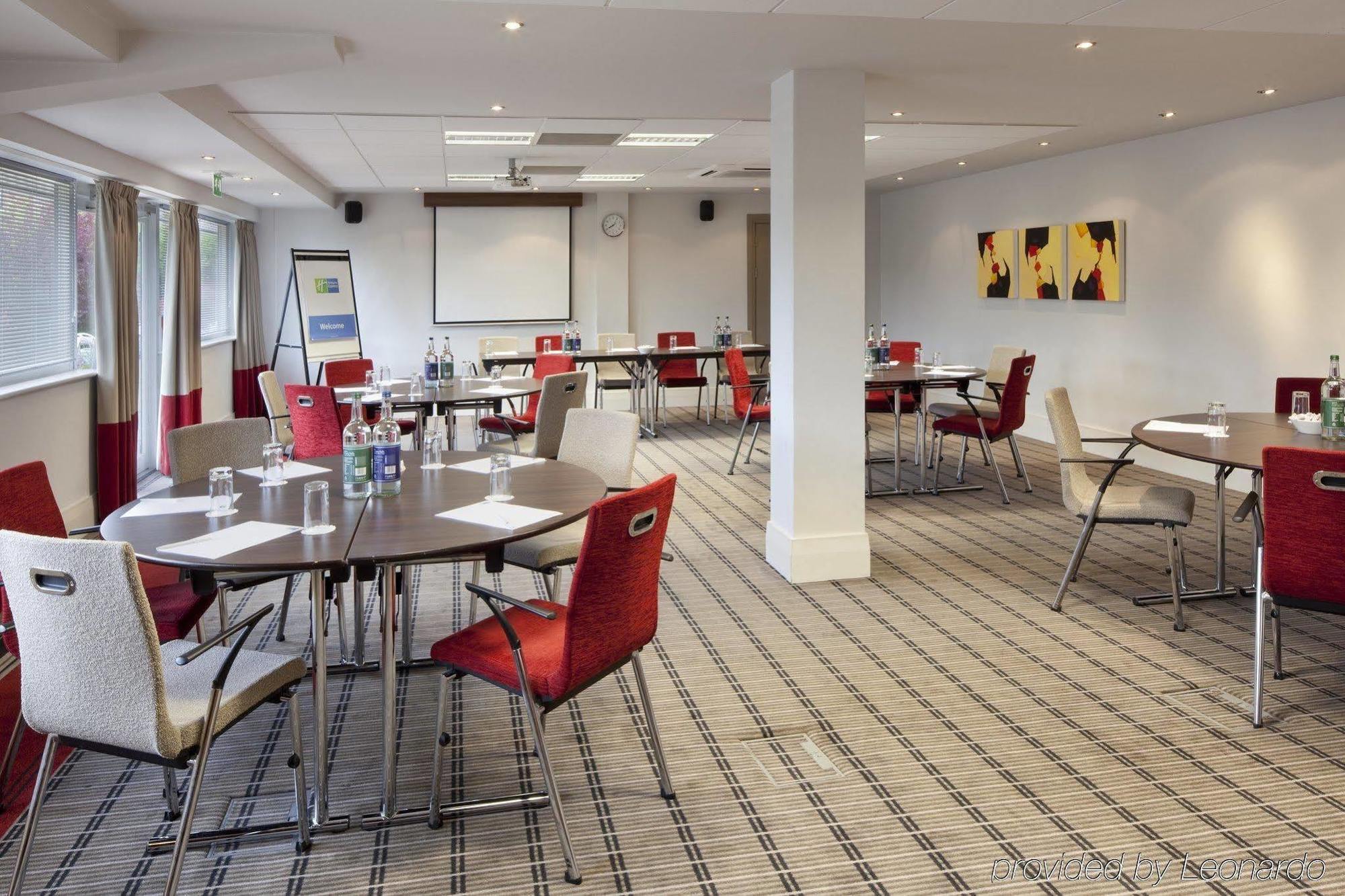 Holiday Inn Express Northampton - South By Ihg מראה חיצוני תמונה
