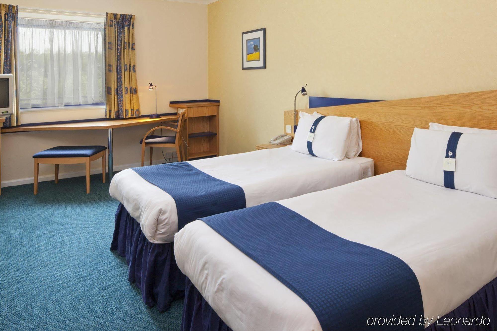 Holiday Inn Express Northampton - South By Ihg מראה חיצוני תמונה