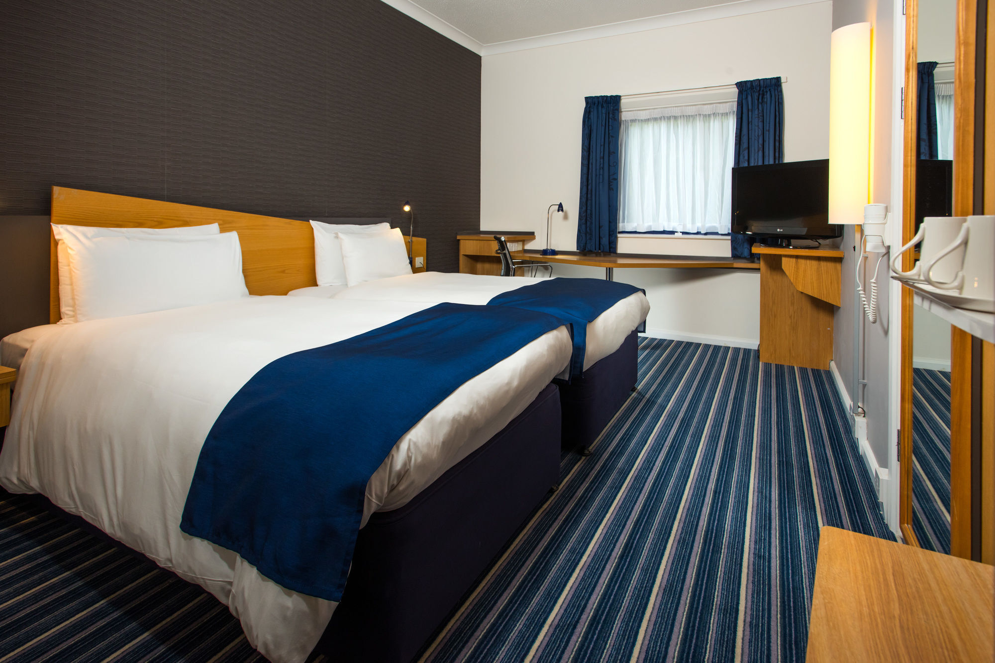 Holiday Inn Express Northampton - South By Ihg מראה חיצוני תמונה