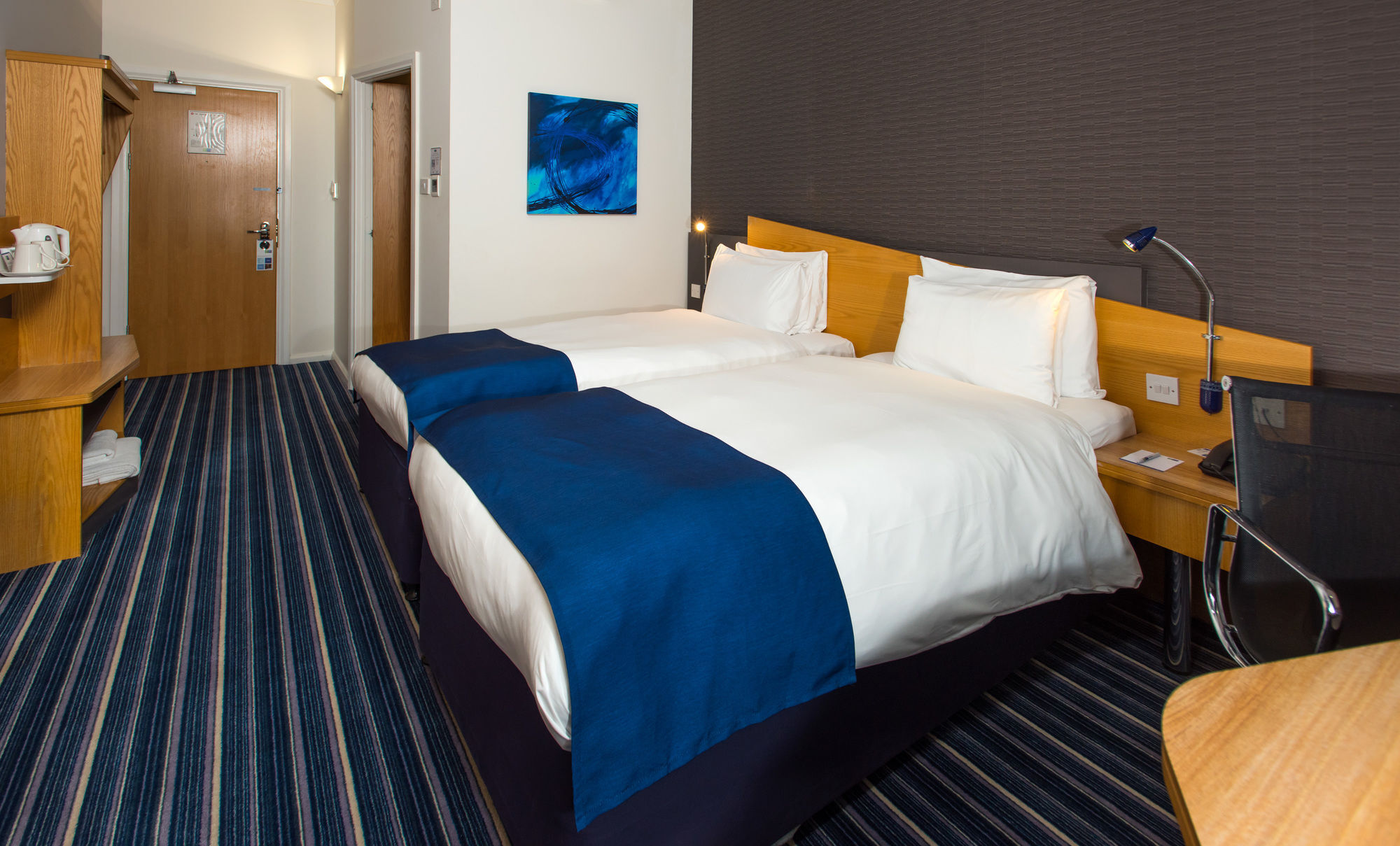 Holiday Inn Express Northampton - South By Ihg מראה חיצוני תמונה